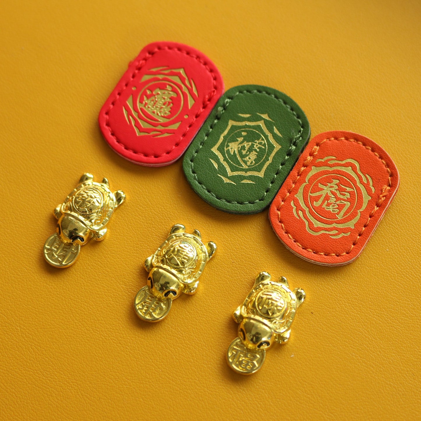 🐢2026 Golden Turtle Charm – Bites onto Luck, Never Lets Go