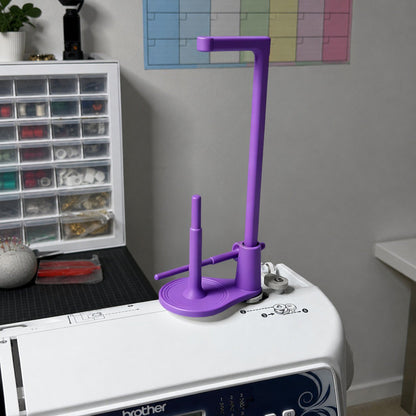 🔥LAST DAY 45% OFF -- 🧵Large Capacity Thread Spool Stand🪡(Compatible With Most Sewing Machines In US Markets)