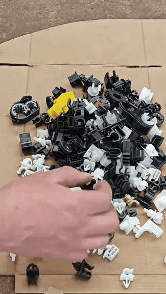 🛠️Universal Car Hood Support Rod Clips – 🚗Secure Your Engine Bay(200 PCS)
