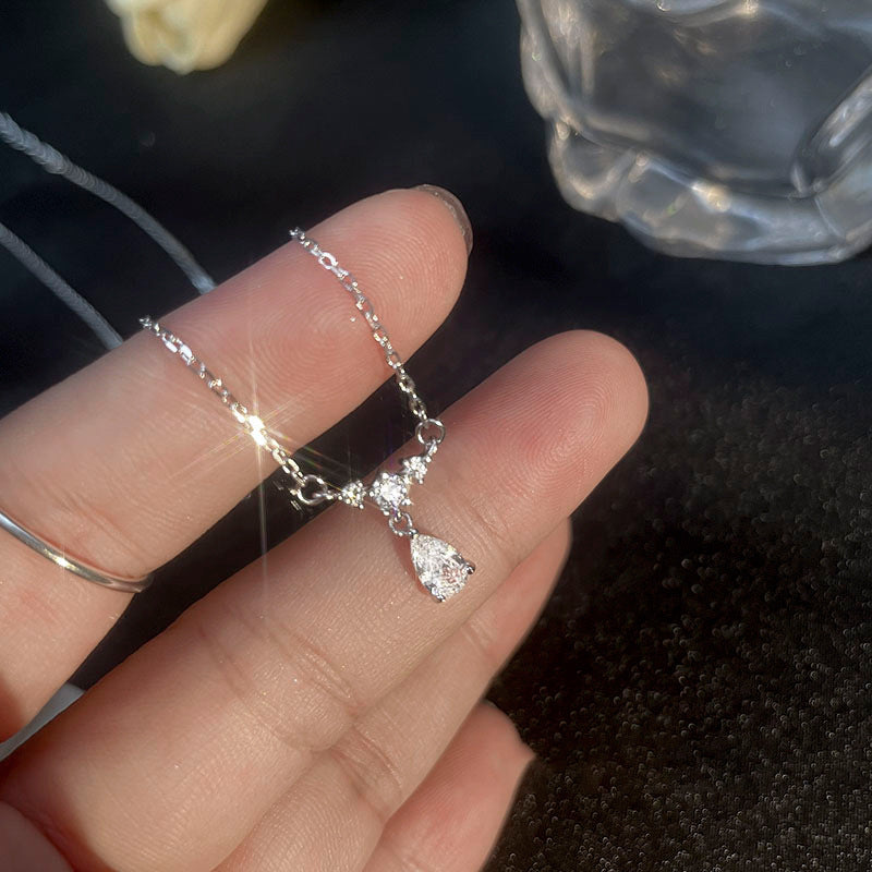 🔥Fashionable And Luxurious Waterdrop Necklace