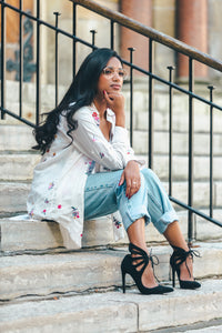 Vivian，Corporate Gift Curator & Gratitude Gift Guide Blogger