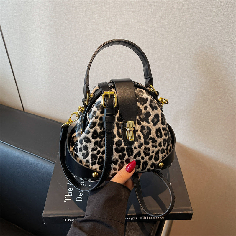 👜 LIMITED-TIME 30% OFF! ✨ Color-Blocked Bag – Stylish, Metal Hardware, Multi-Way 🧳