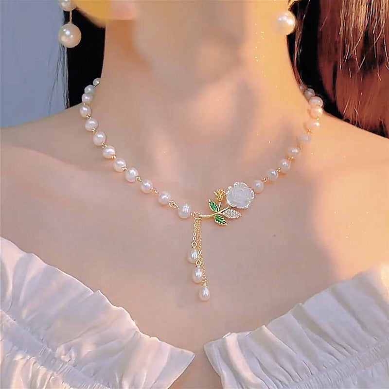 🌹 LIMITED-TIME 30% OFF! ✨ Roses and Pearls Necklace – Romantic, Alloy, Adjustable ✨