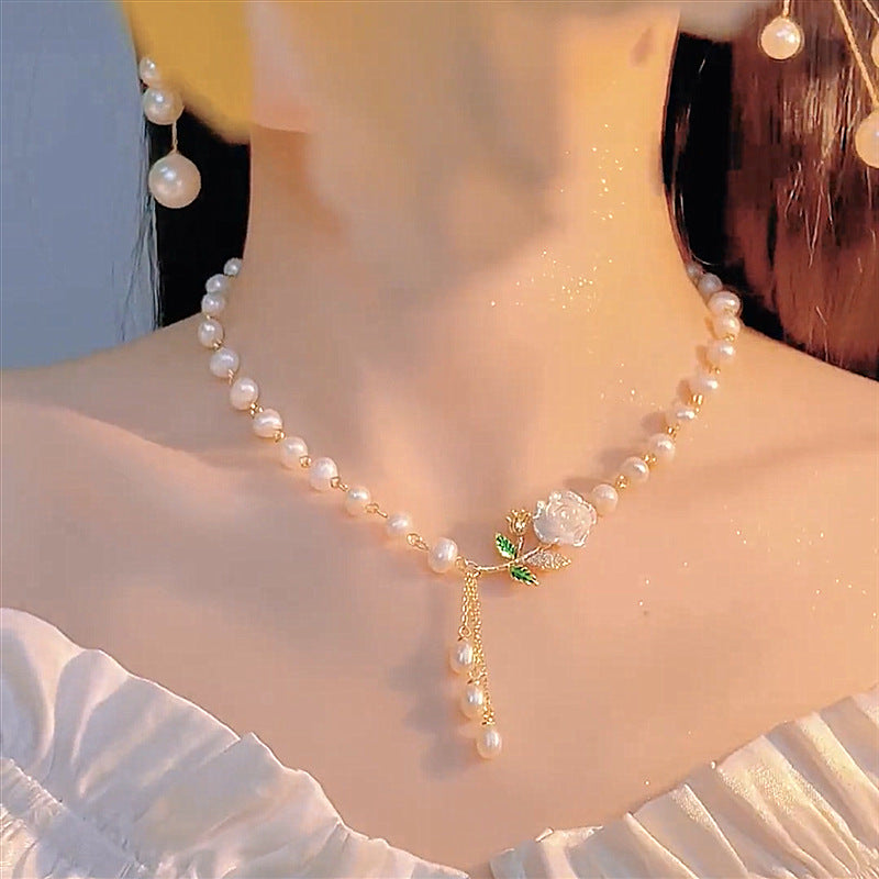 🌹 LIMITED-TIME 30% OFF! ✨ Roses and Pearls Necklace – Romantic, Alloy, Adjustable ✨