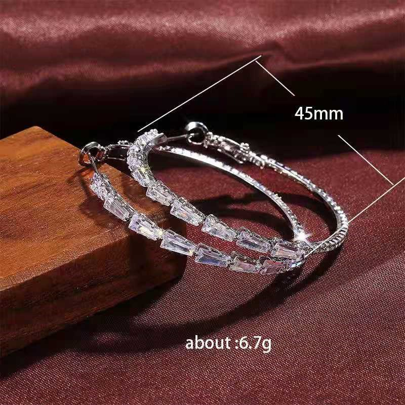 📢📢33% OFF !! ⏰Women's Sparkling Cubic Zirconia Hoop Earrings