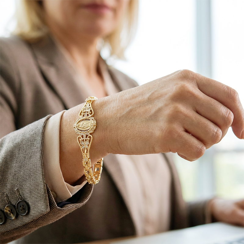 📢📢40% OFF !! ⏰Elegant Hollow Flower Virgin Mary Bracelet