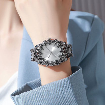 ⌚ LIMITED-TIME 40% OFF! ✨ Creative Claw-Shaped Quartz Watch for Men – Red Dial, Sculptural Bracelet, Statement Style 🔥