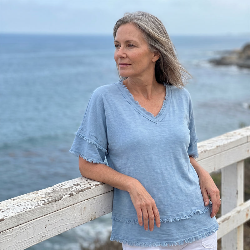 💖Women's Boho V-Neck T-Shirt with Frayed Edges 🌿 – Loose Fit, Breathable Summer Top in Soft Cotton👚